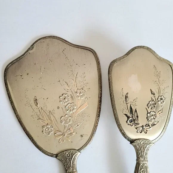 Vintage hand mirror with and hair brash. Vanity set. Made in USA. - Picture 2 of 11